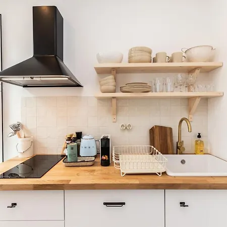 Amalia Boutique & - By @ Rita's Place ゲストハウス 4*