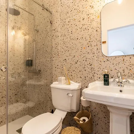 Amalia Boutique & - By @ Rita's Place ゲストハウス 4*