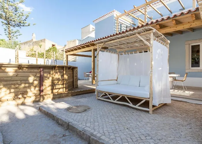 Πανσιόν Amalia Boutique & - By @ Rita's Place Φάρο