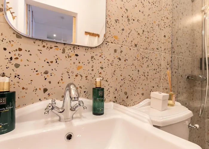 Amalia Boutique & - By @ Rita's Place 3*