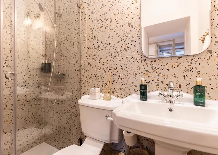 Πανσιόν Amalia Boutique & - By @ Rita's Place