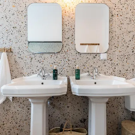 Amalia Boutique & - By @ Rita's Place 4*